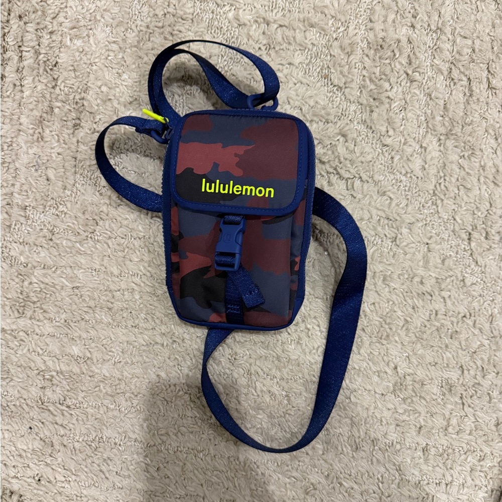 lululemon athletica Crossbody Bag - Navy and Burgundy Camo